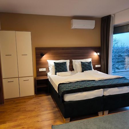 River View Apartments Hotel Bratislava Eksteriør billede