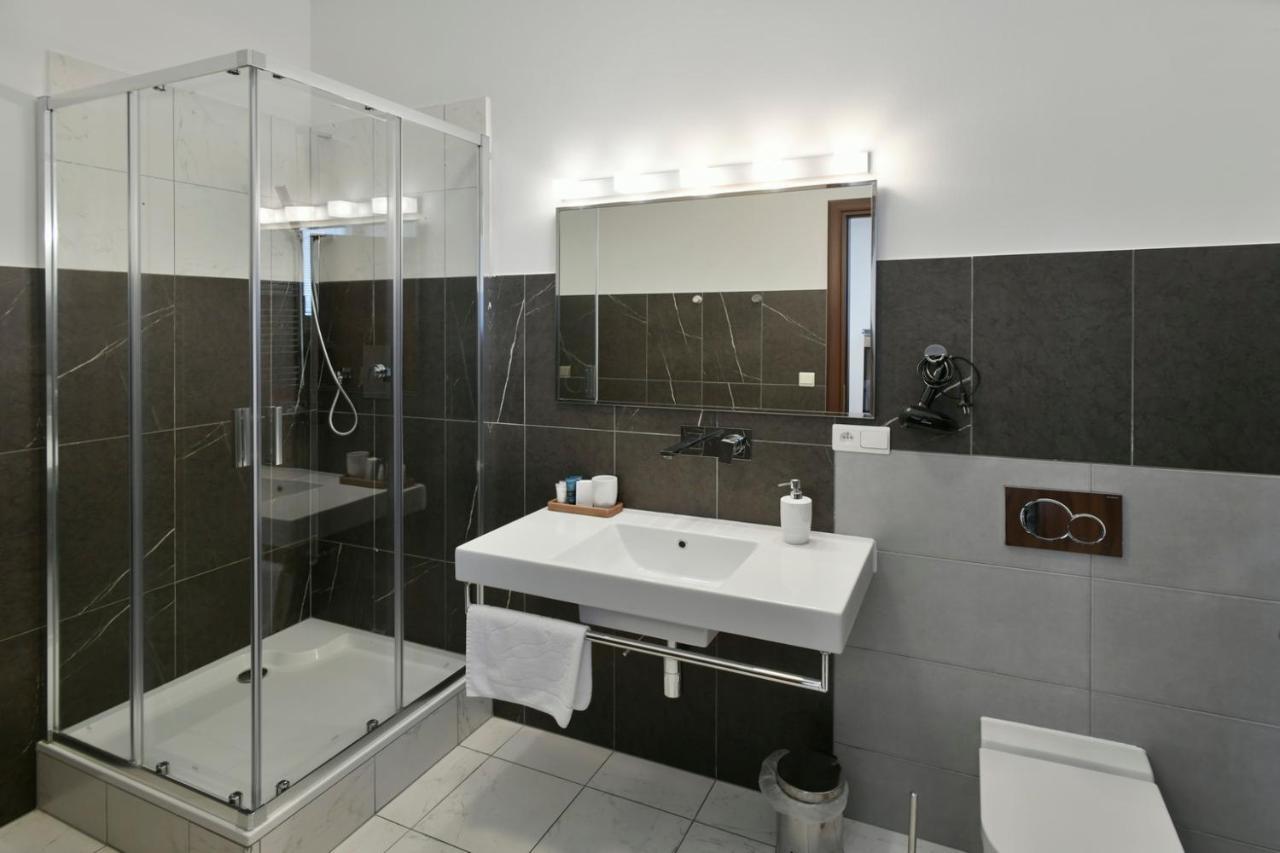 River View Apartments Hotel Bratislava Eksteriør billede