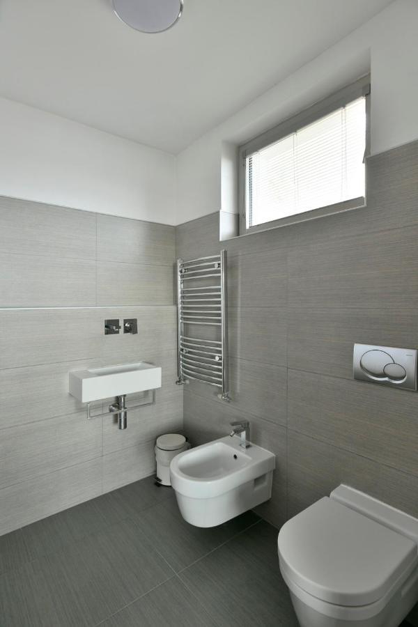 River View Apartments Hotel Bratislava Eksteriør billede
