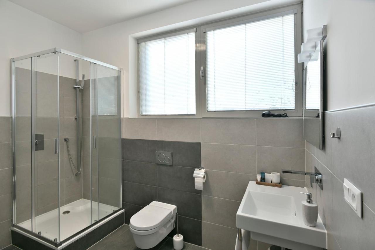 River View Apartments Hotel Bratislava Eksteriør billede