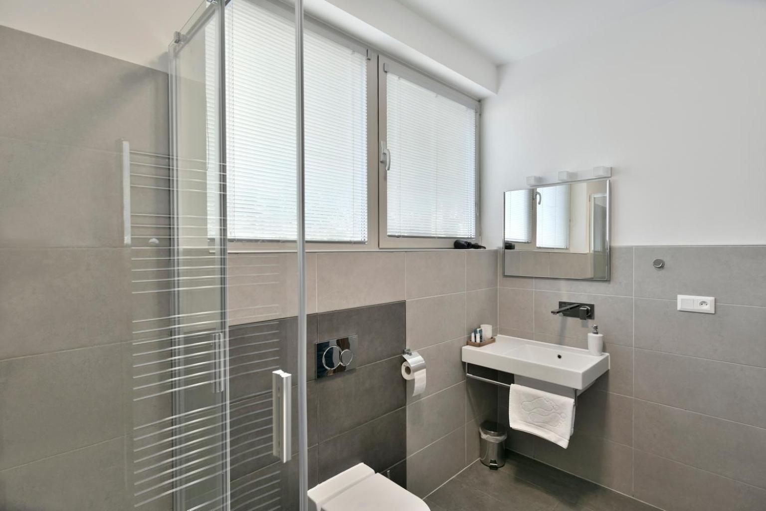 River View Apartments Hotel Bratislava Eksteriør billede